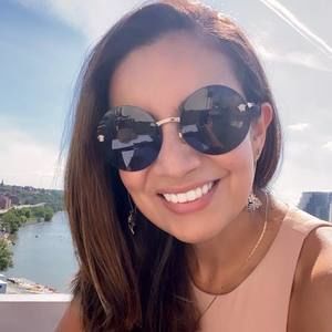 Meet your Posher, Angela